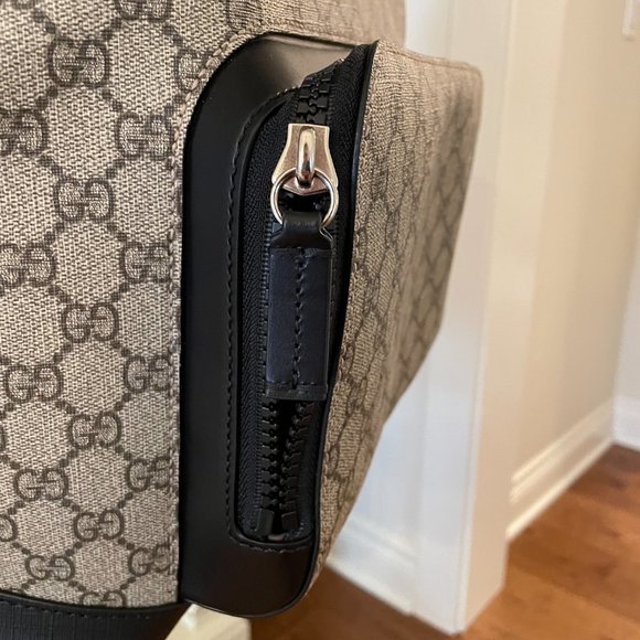 GUCCI GG Supreme Backpack--LIKE NEW--PRISTINE CONDITION main image 8